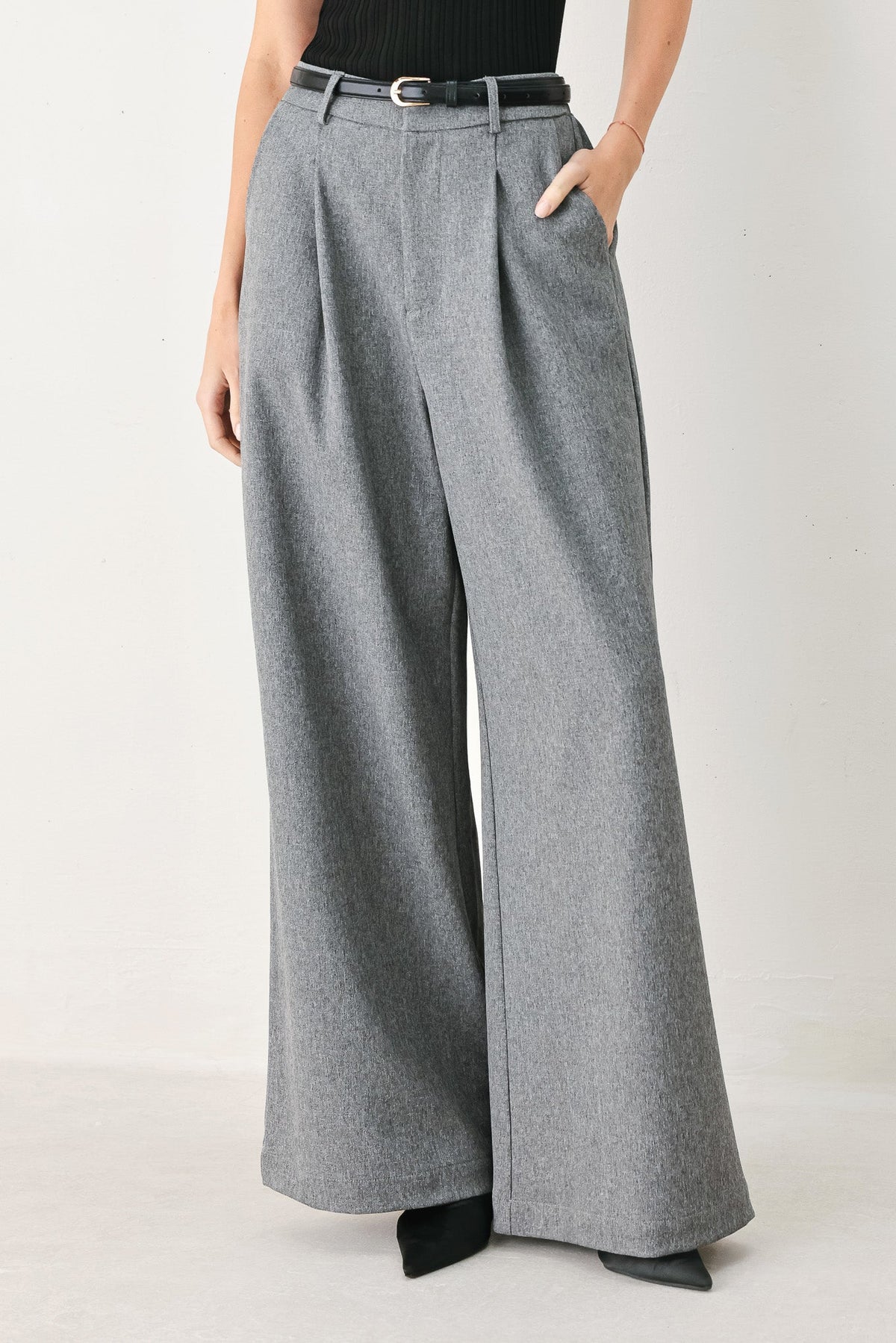 Grey Granite Flow woven pants by Flying Tomato, casual women’s pants with a relaxed fit and textured fabric.