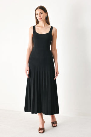 Flying Tomato mono form sweater knit midi dress in black, featuring a cozy, textured knit sweater style for casual wear.