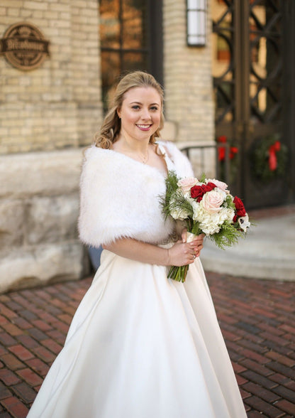 Ivory with Black Tips Faux Fur Wrap (Serena Wht03)