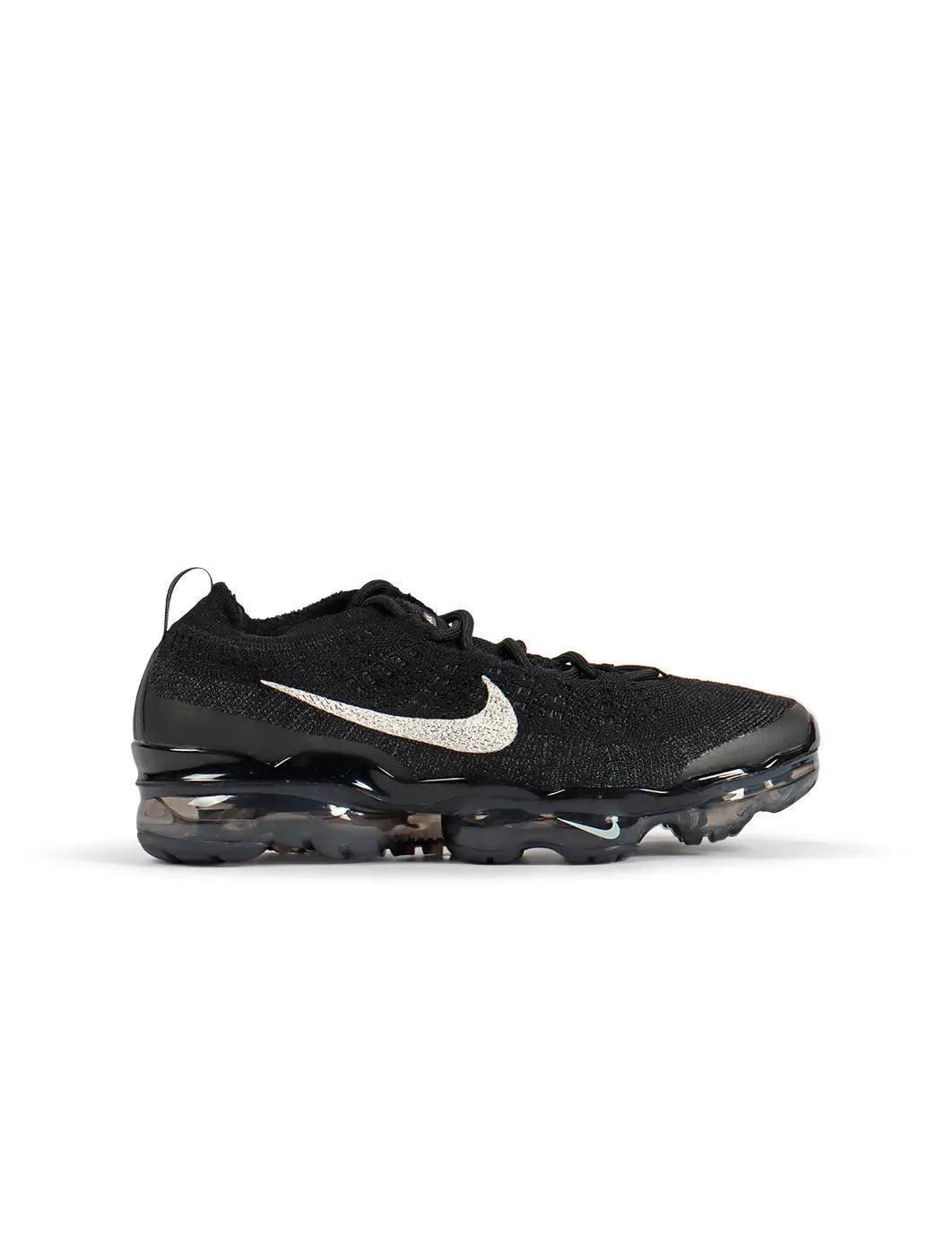 Nike Womens Air Vapormax 2023 FK black and anthracite running shoes, featuring breathable mesh uppers and Nike Air cushioning.