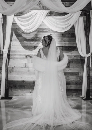 Ivory / White Fur Plus Size Bride (Lilian Ivy03)