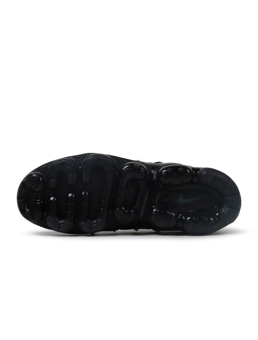 Nike men's Air Vapormax Plus sneakers in black and black colorway
