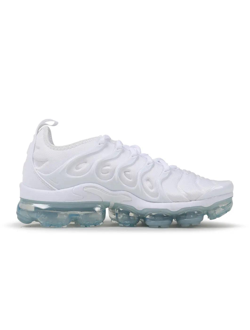 Nike men's Air Vapormax Plus sneakers in Pure Platinum, side view of athletic footwear