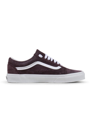 Vans men's Old Skool sneakers in pig suede and wine tasting color, showcasing classic skate shoe design and stylish material details.