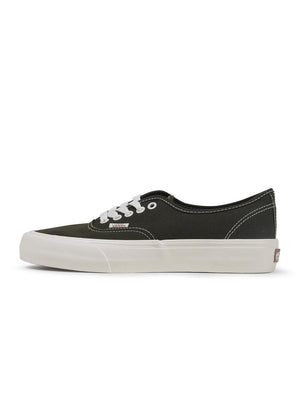 Vans Men's Authentic Vr3 sneakers in Grape Leaf color, featuring canvas upper and rubber sole, casual footwear for men.