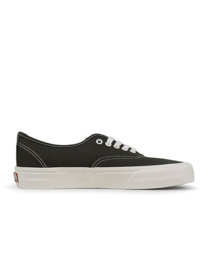 Vans Men's Authentic Vr3 sneakers in Grape Leaf color, showcasing the classic canvas footwear with white laces and rubber sole.