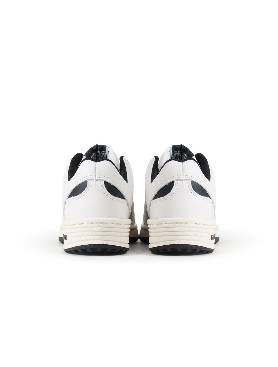Denim Exchange Converse Men's Weapon Low sneakers in vintage white leather; side view with classic low-top design
