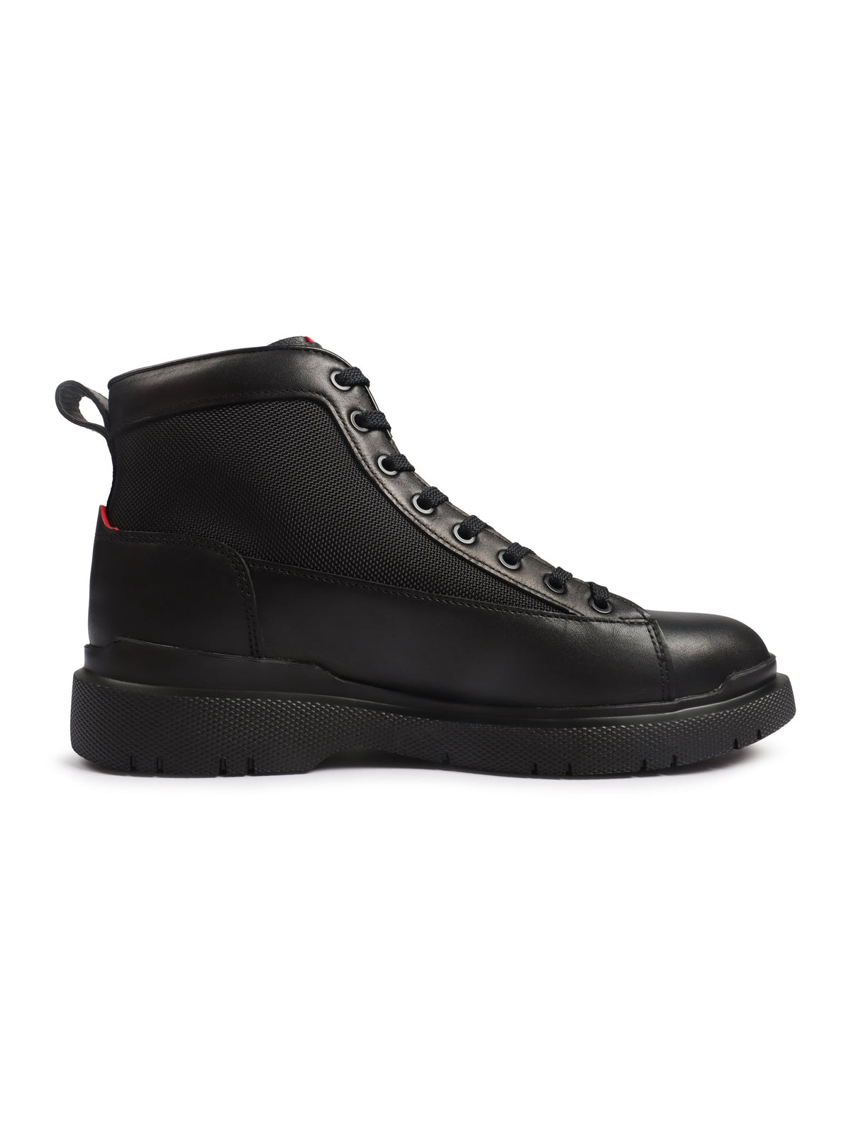 Black Hugo Nash Halb Boot for men with sleek leather design, featuring sturdy sole and stylish ankle height, from Denim Exchange.