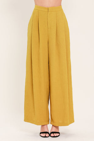 Flying Tomato Golden State of Mind woven pants in mustard color, casual pants with a relaxed fit and stylish design.