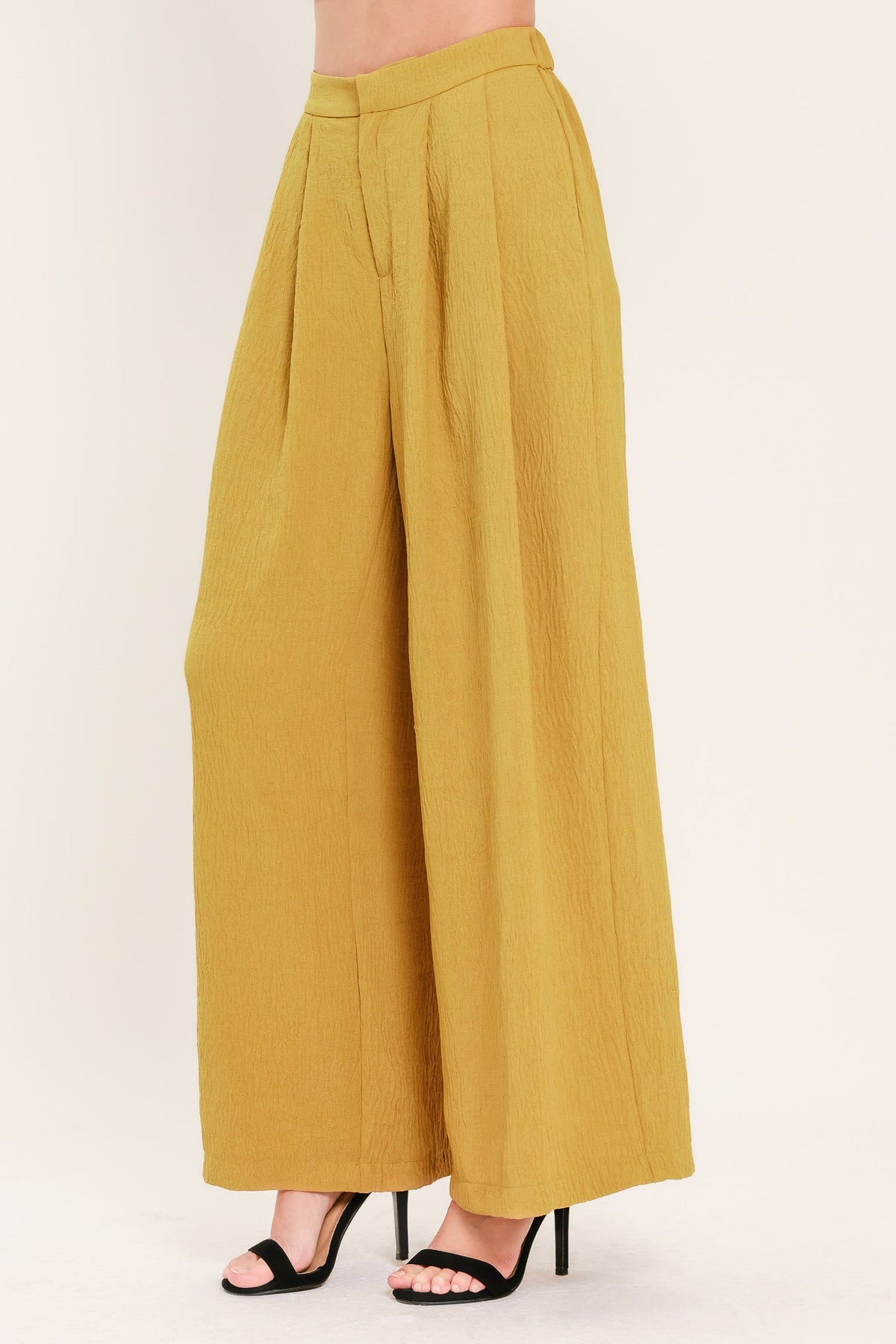 Flying Tomato Golden State of Mind woven pants in mustard color, stylish casual pants with a comfortable fit.