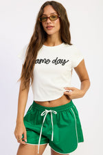 Emory Park Hunter Shorts in Kelly Green, casual men's shorts with a relaxed fit, front pockets, and stylish design.