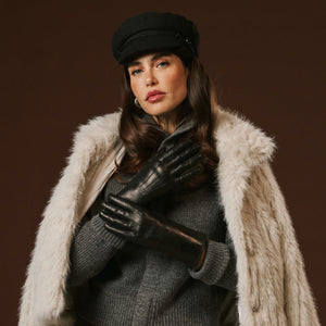 Luciana (black) - Extended women’s Italian lambskin leather gloves with rabbit fur lining