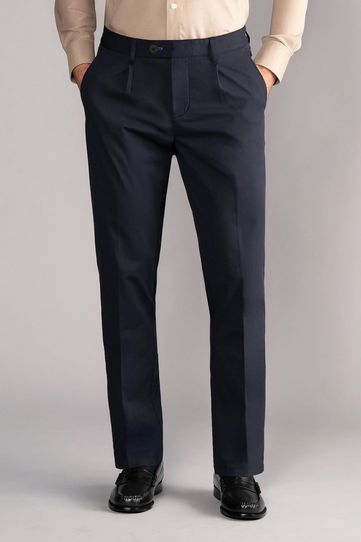 Performance Pleated Pants // Navy