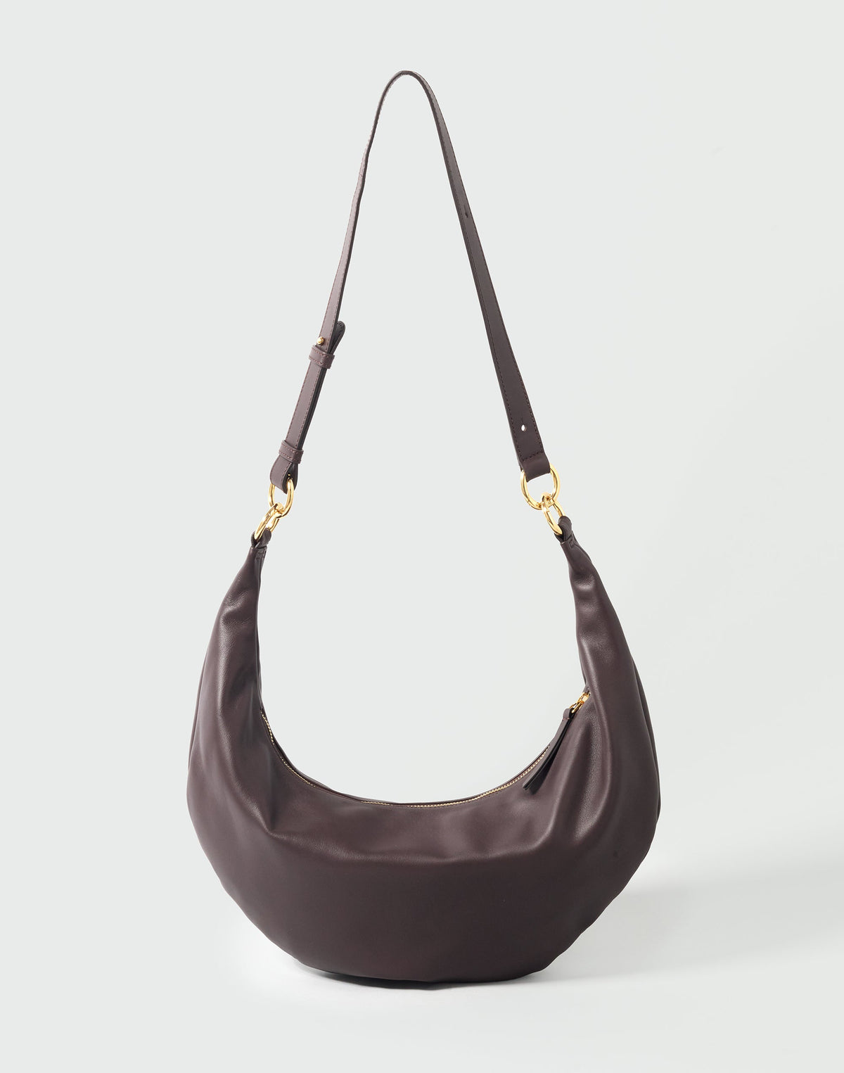 Dark brown HYER GOODS Ring Bag, a stylish hobo bag with a rounded ring handle, made from premium leather.