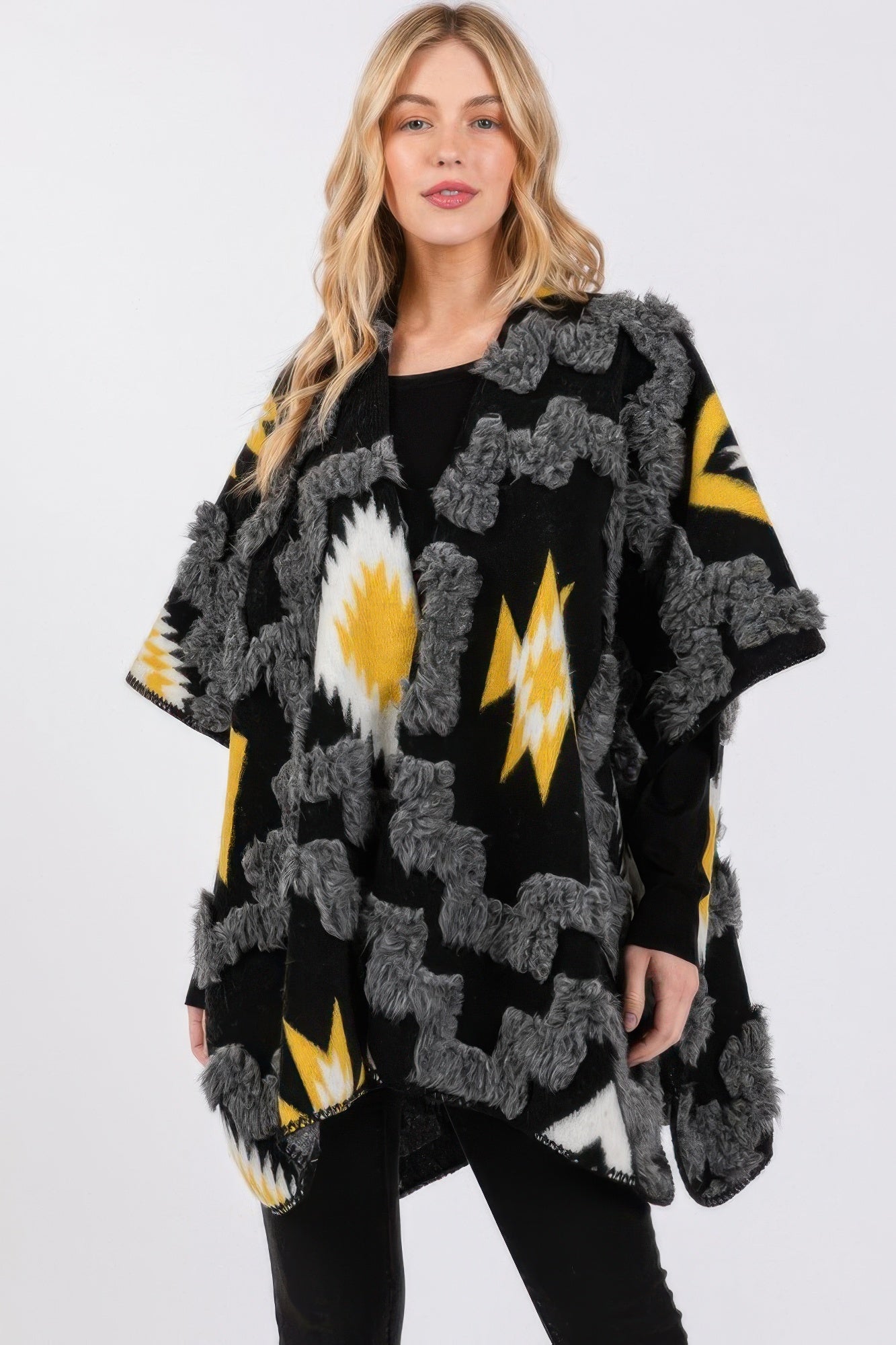 Fuzzy Aztec Pattern Kimono - Farnelli