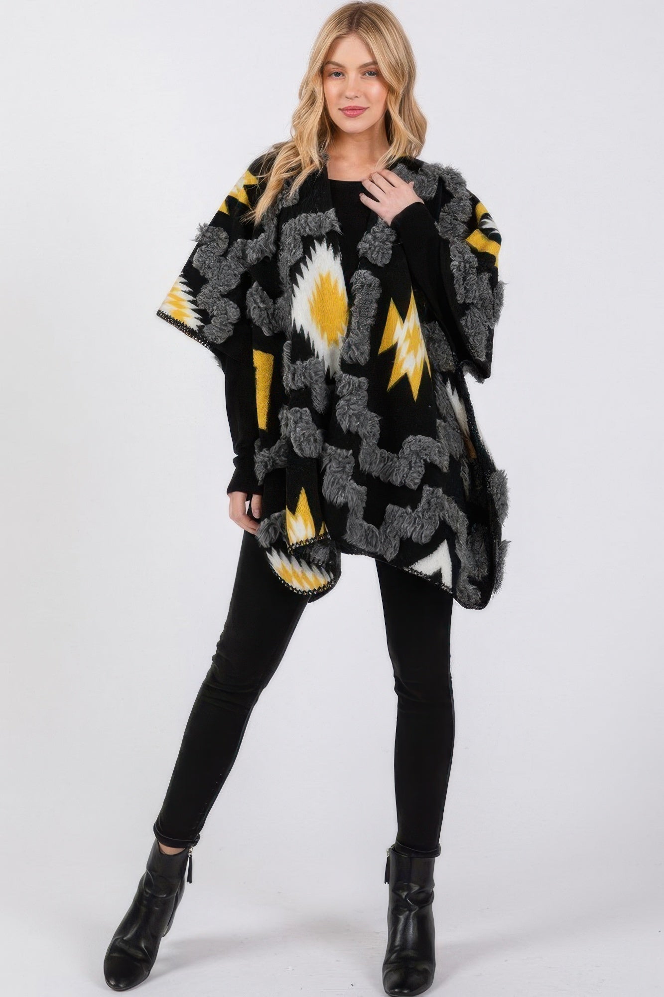 Fuzzy Aztec Pattern Kimono - Farnelli