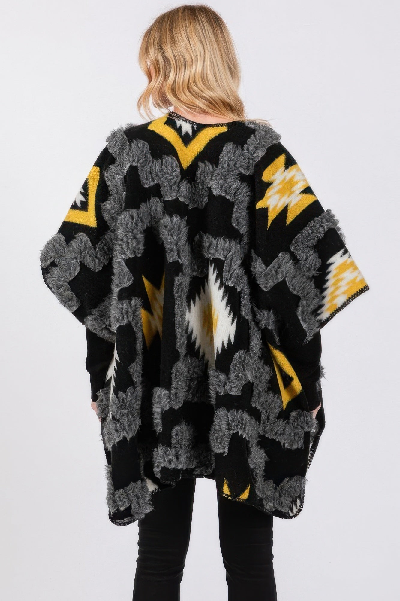 Fuzzy Aztec Pattern Kimono - Farnelli