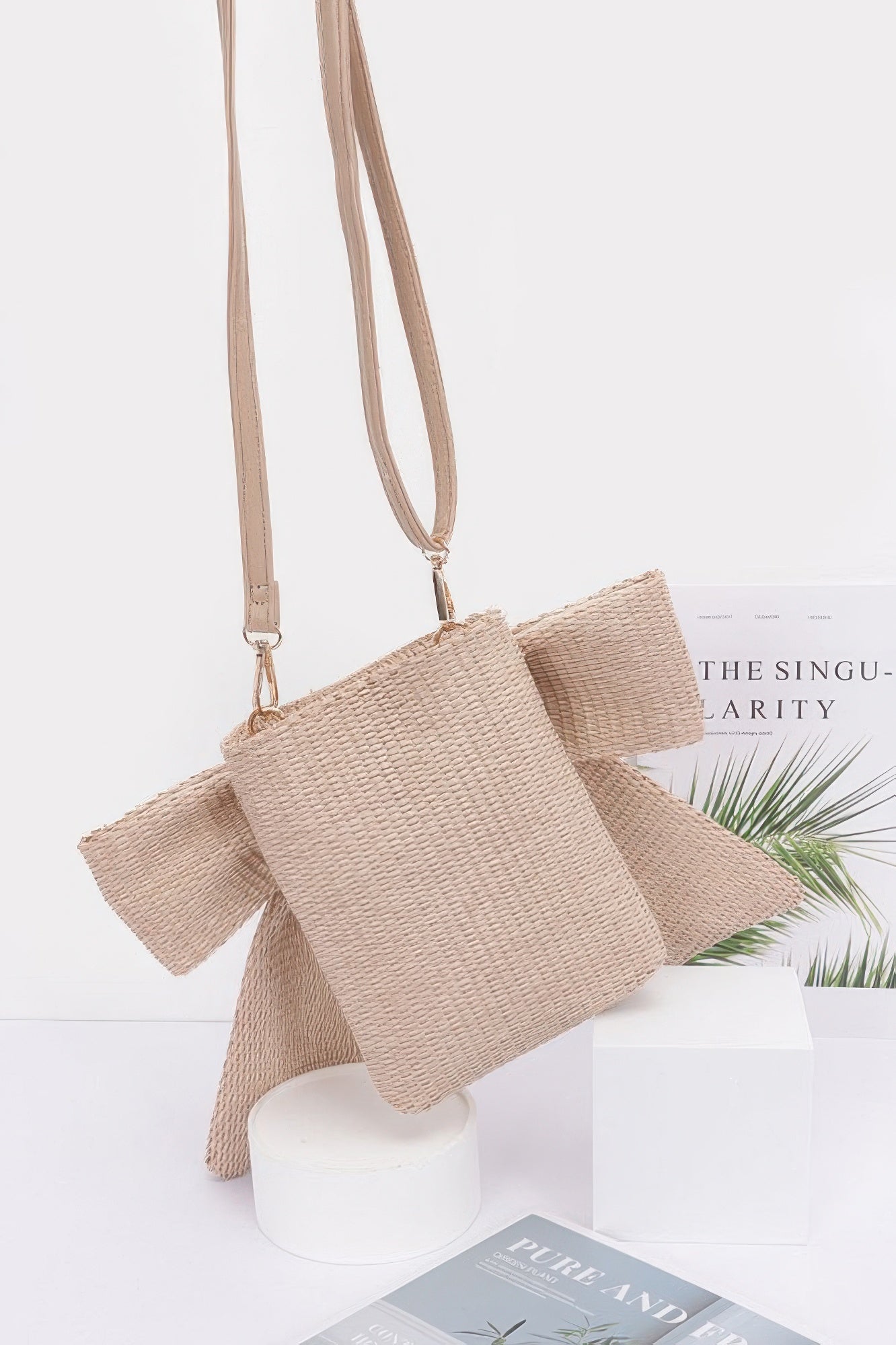 Bow Bliss Clutch - Farnelli