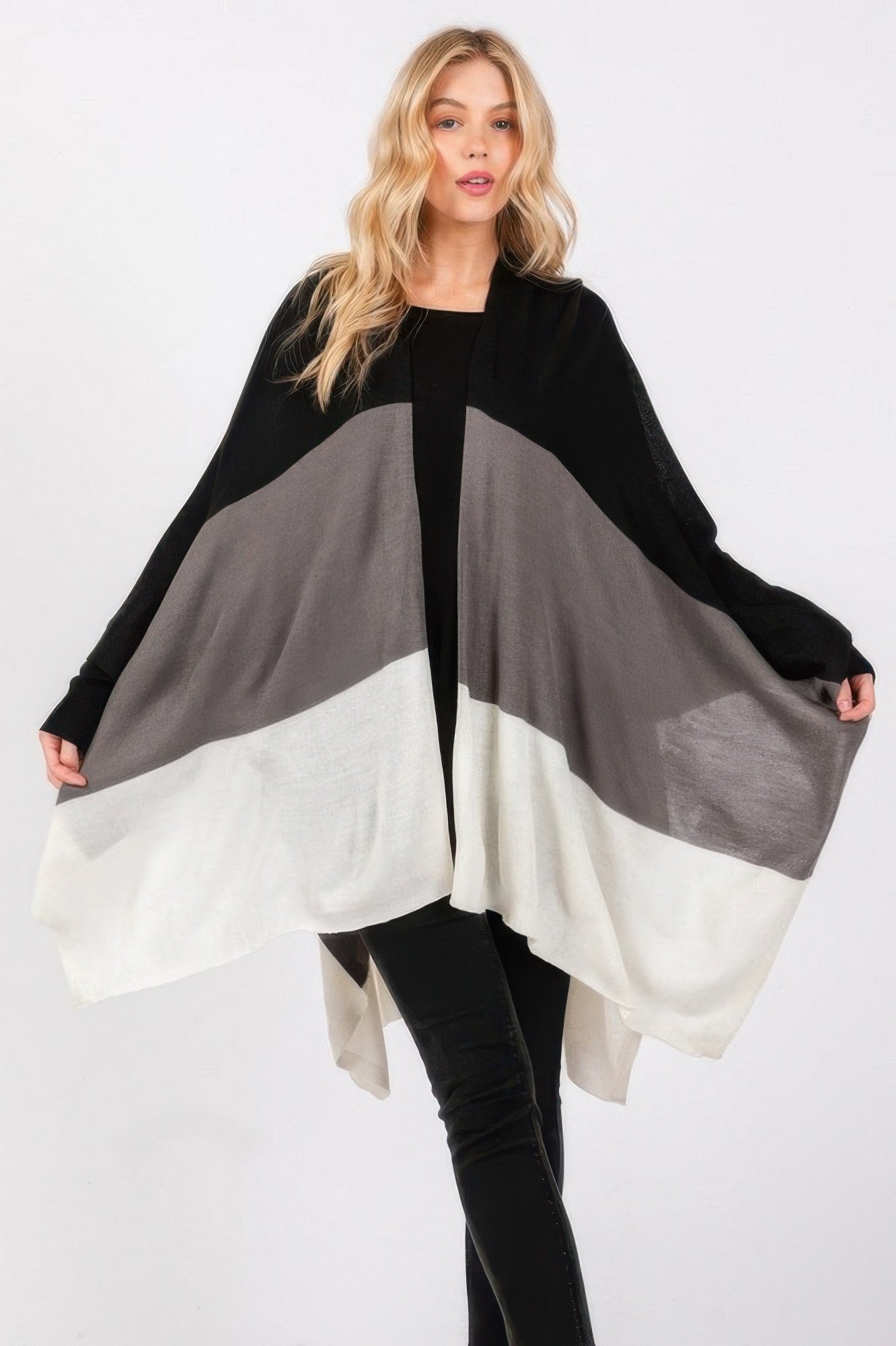 Three Tones Ruana - Farnelli