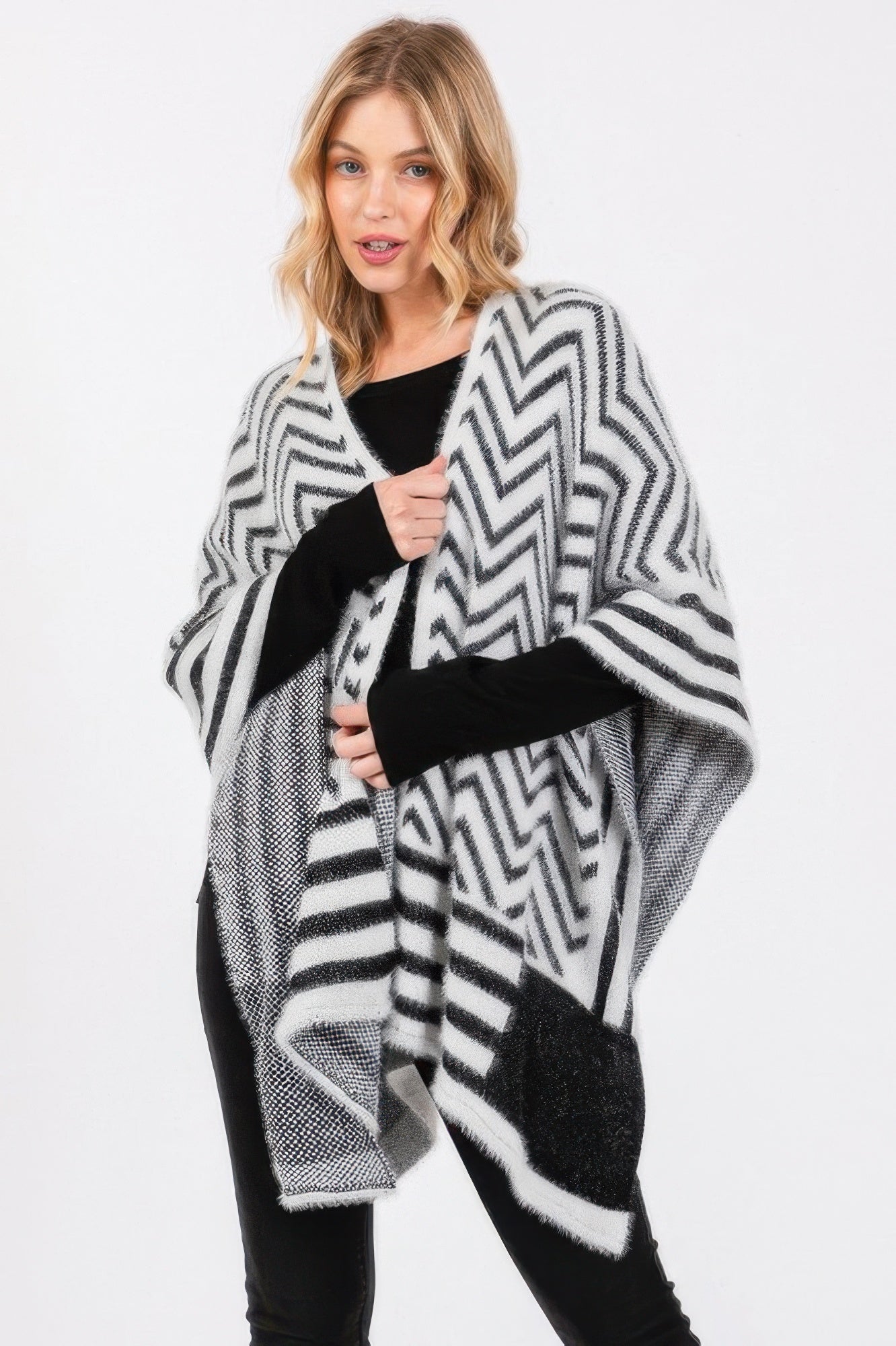 Fuzzy Chevron Pattern Ruana - Farnelli