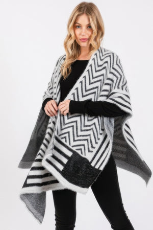 Fuzzy Chevron Pattern Ruana - Farnelli