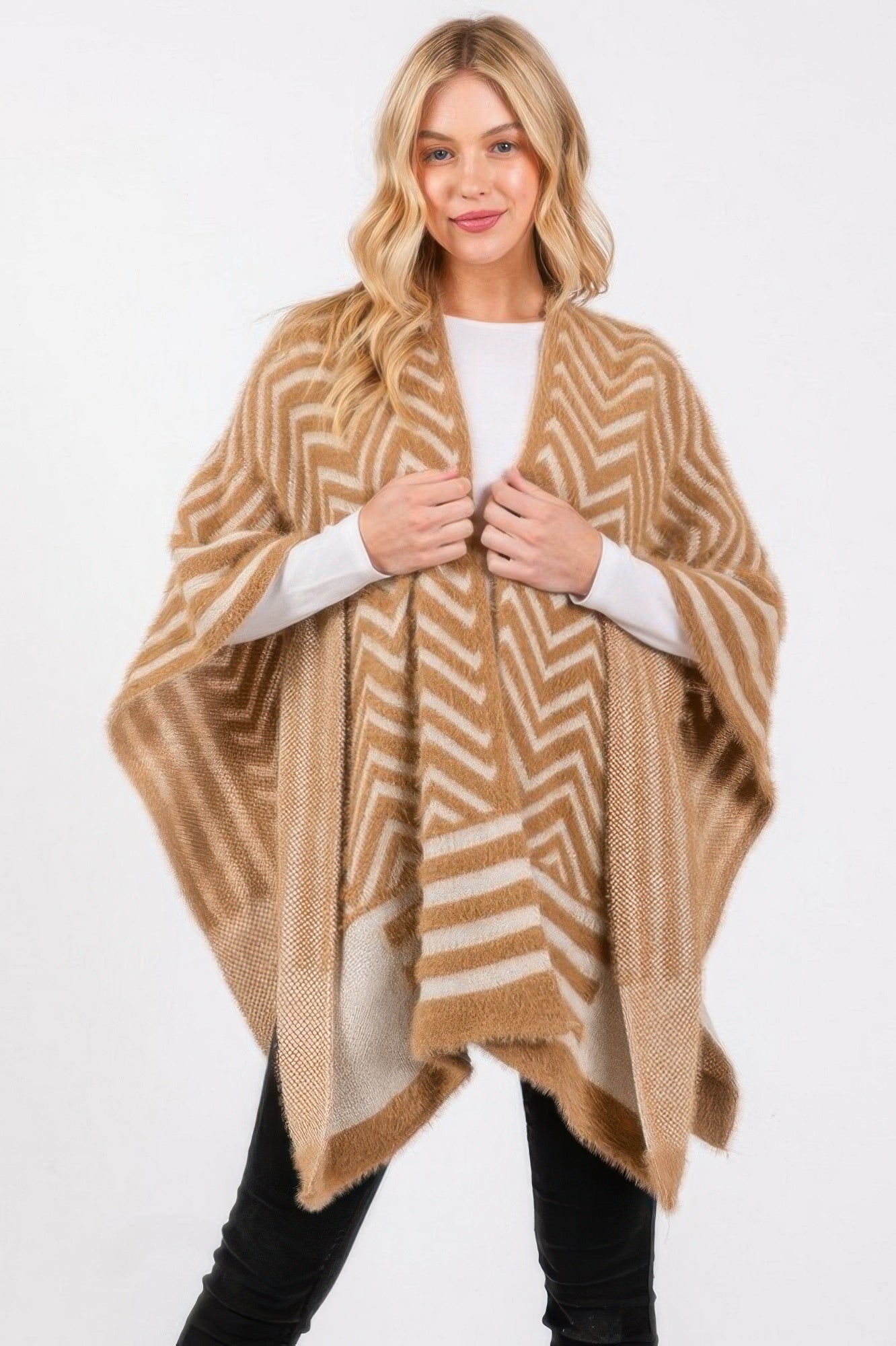 Fuzzy Chevron Pattern Ruana - Farnelli