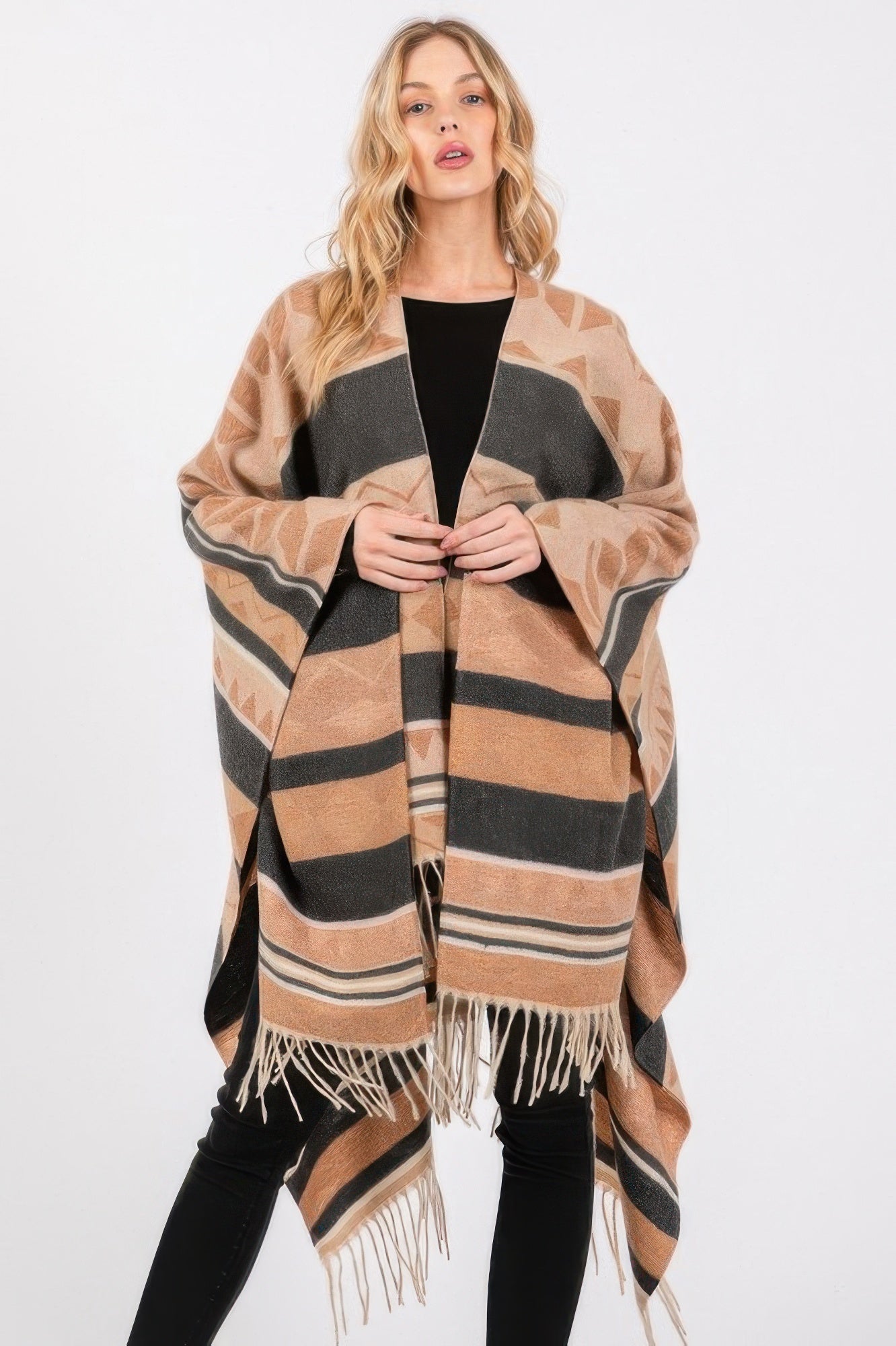 Aztec Pattern Fringe Ruana - Farnelli