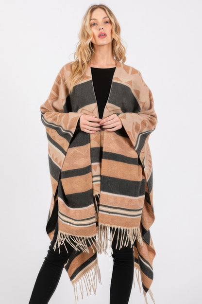 Aztec Pattern Fringe Ruana - Farnelli