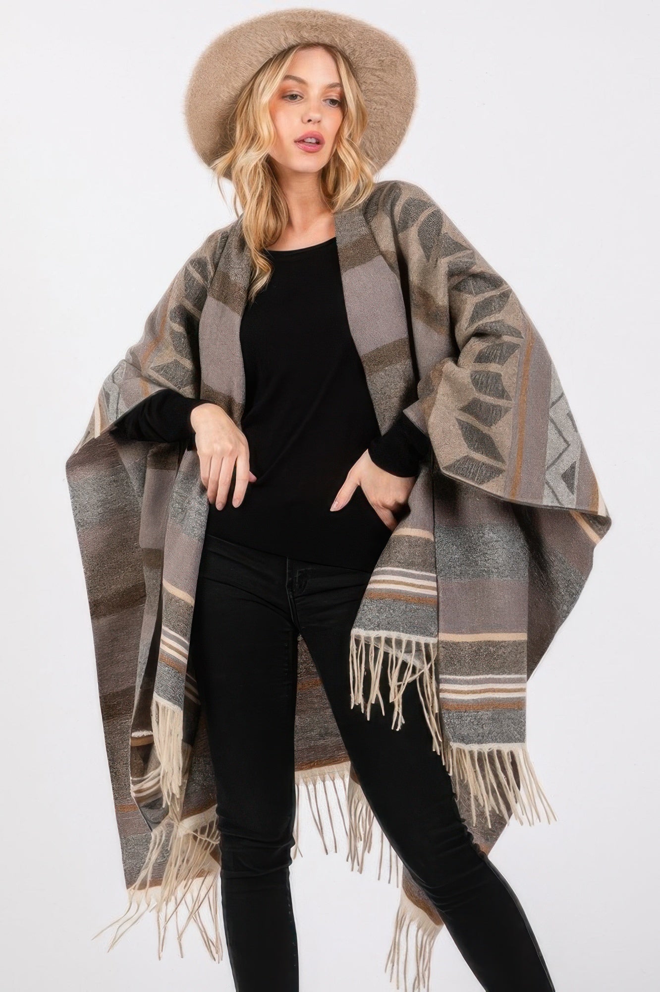 Aztec Pattern Fringe Ruana - Farnelli