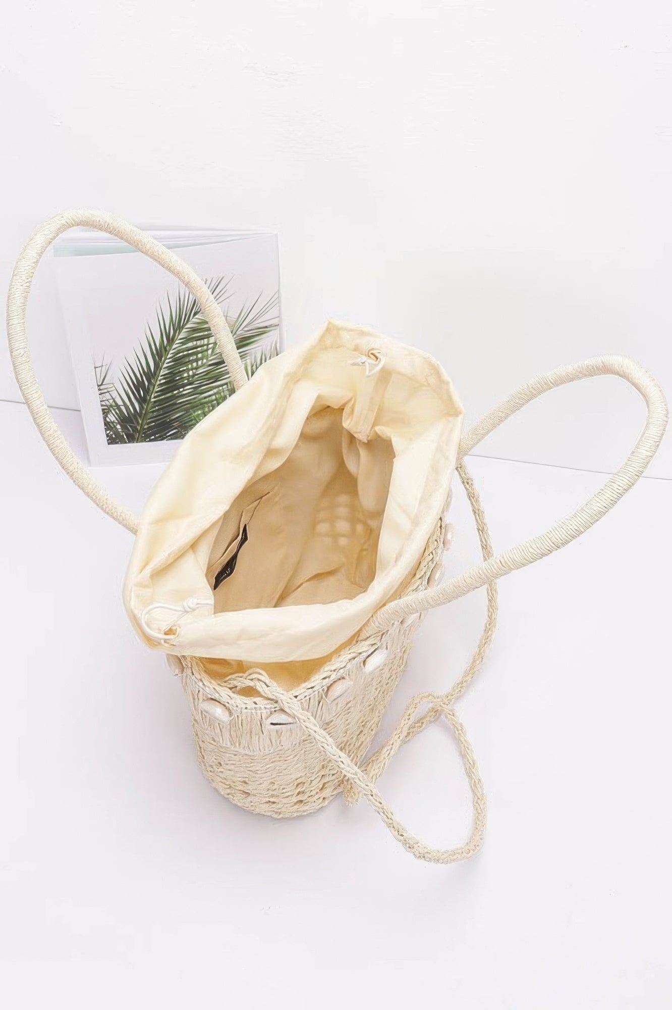 Faux Straw Shell Tote Bag - Farnelli
