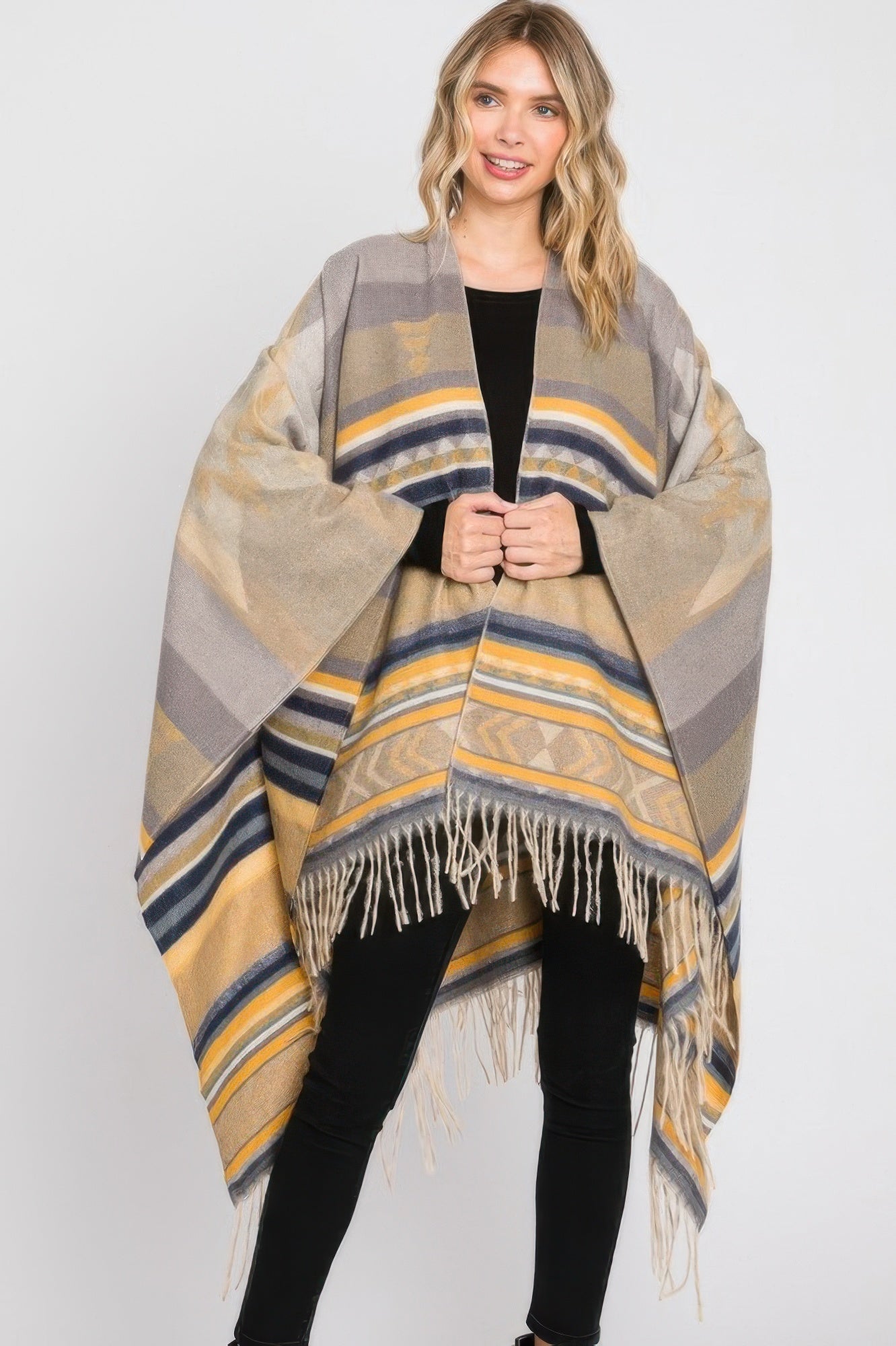 Aztec Pattern Fringe Ruana - Farnelli