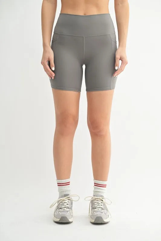 MONO B Venice Cloud Light Sculpt Biker Shorts - Farnelli