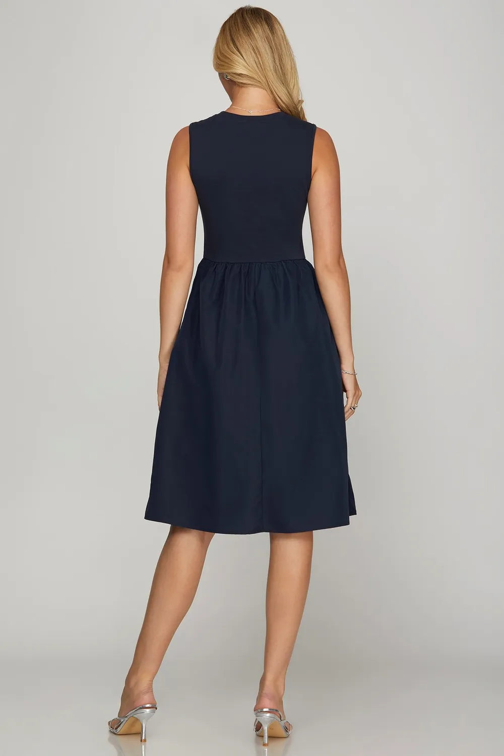 She + Sky Full Size Sleeveless Poplin Woven Midi Dress with Pockets Plus Size - Farnelli
