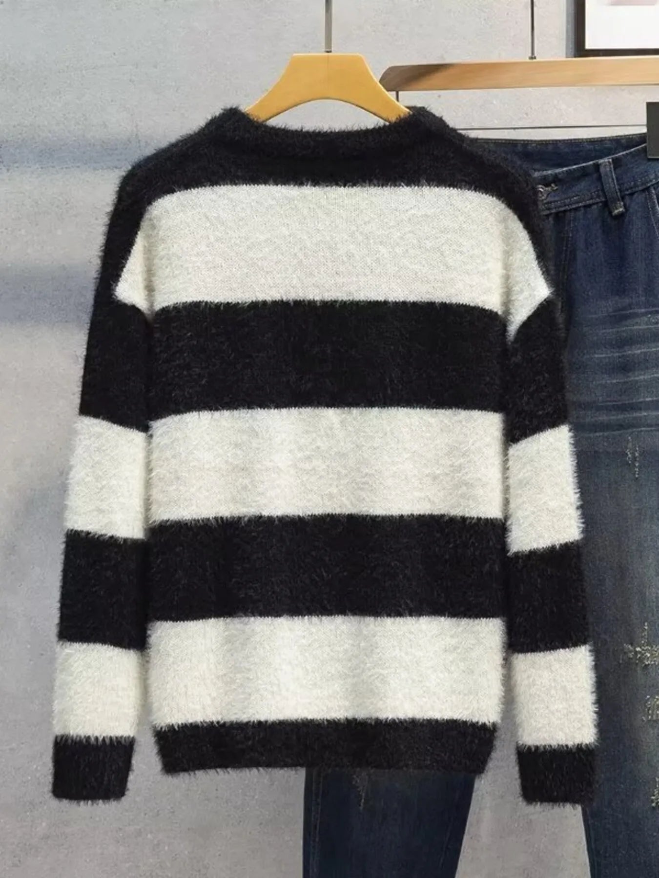 Men's Plus Size Striped Fuzzy Knit Pullover Sweater - Farnelli