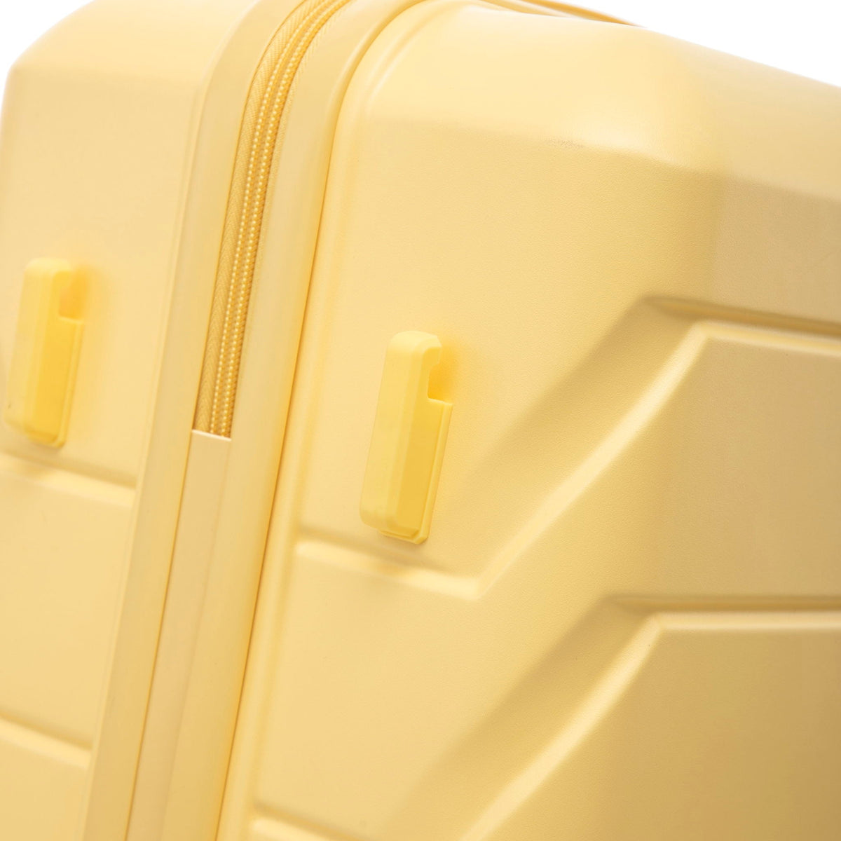 HouseOfZazla 3-piece spinner wheel luggage set with combination locks in assorted sizes