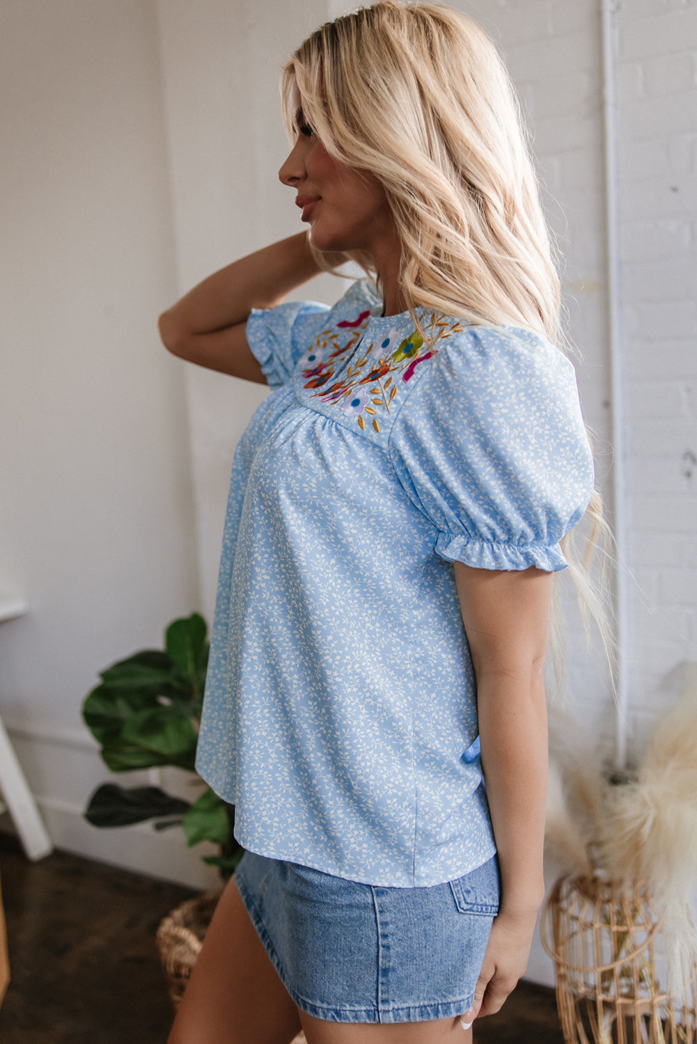 Kenzie Floral Embroidered Puff Sleeve Blouse - Farnelli