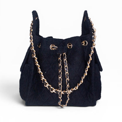 BEACH HAUS Bayshore Bucket Small in black, compact bucket bag with structured shape and top handle