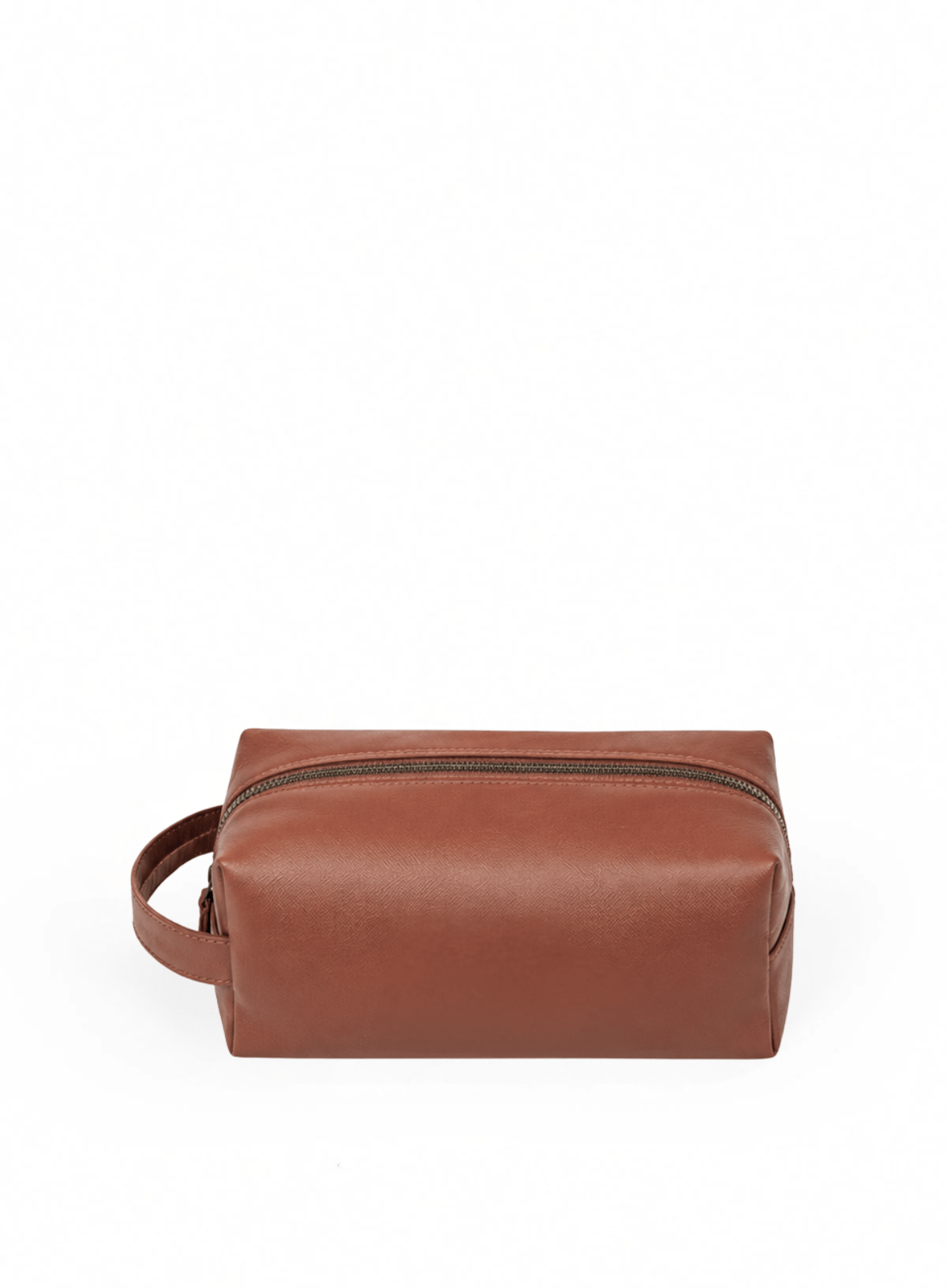 Deux Mains Iron Tight toiletry bag in cognac leather, front view with zip closure and compact rectangular design