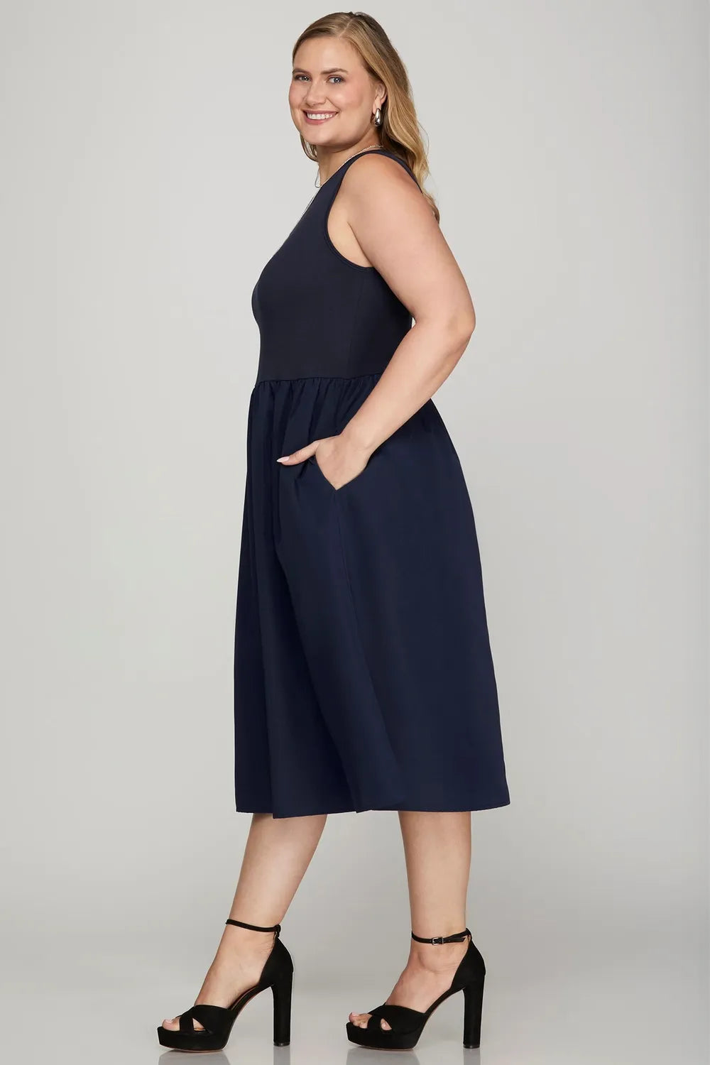 She + Sky Full Size Sleeveless Poplin Woven Midi Dress with Pockets Plus Size - Farnelli