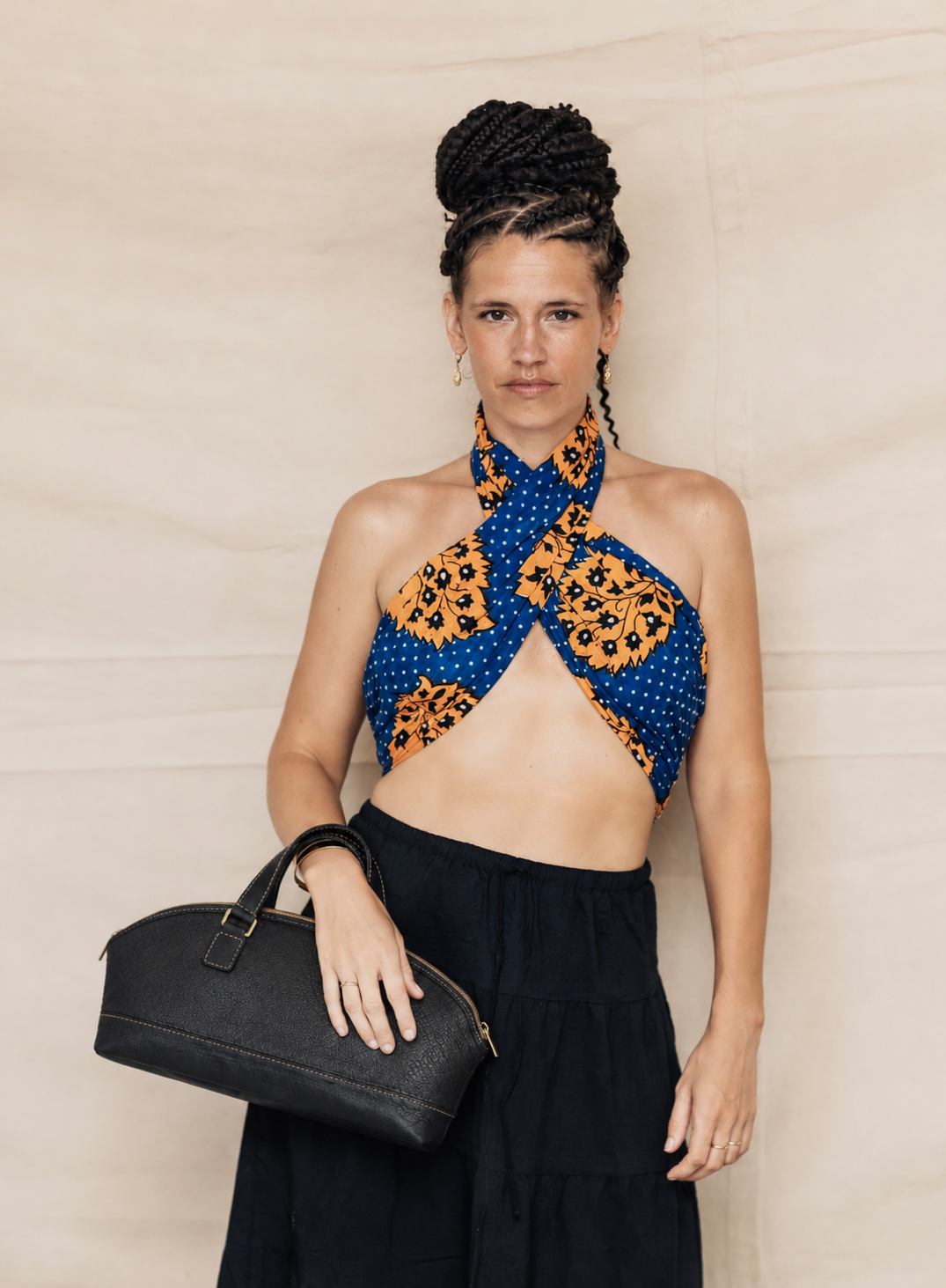 Deux Mains East-West handbag in a structured horizontal design, handcrafted in Haiti