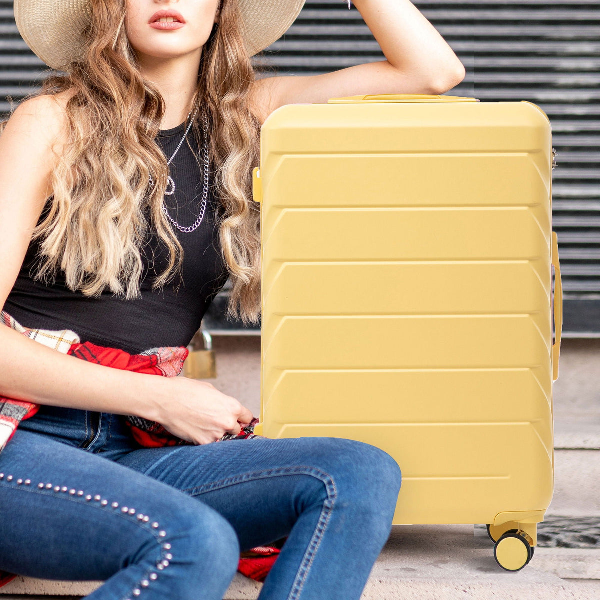 HouseOfZazla 3-piece spinner wheel luggage set with combination locks in assorted sizes