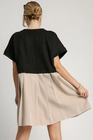 Umgee Full Size Round Neck Pleated Dress with Side Pockets Plus Size - Farnelli