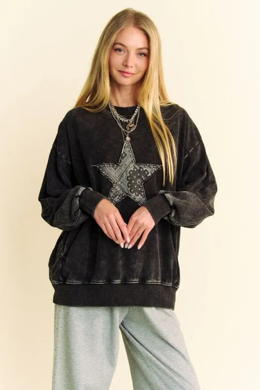 Davi & Dani Stud Star Patch Acid Washed Sweatshirt - Farnelli