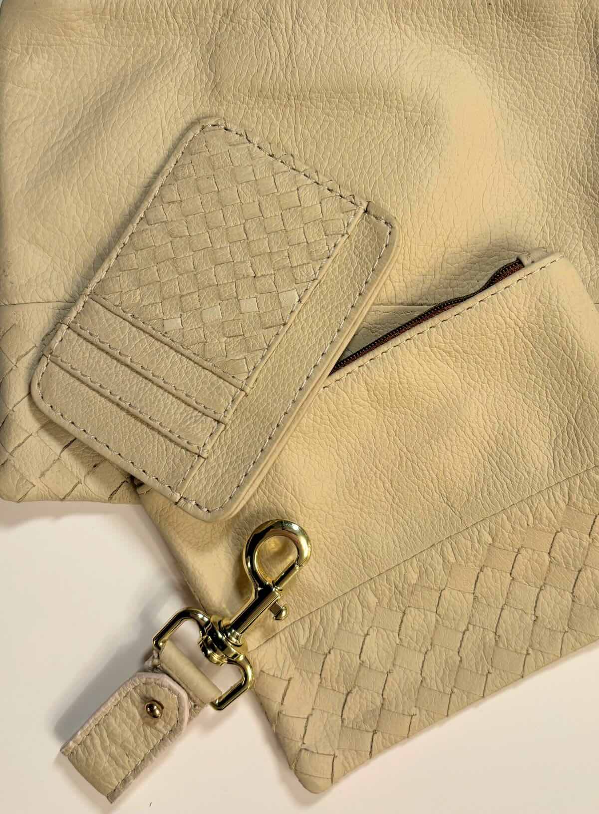 Deux Mains leather key chain in a bone-matching set for accessories and small goods