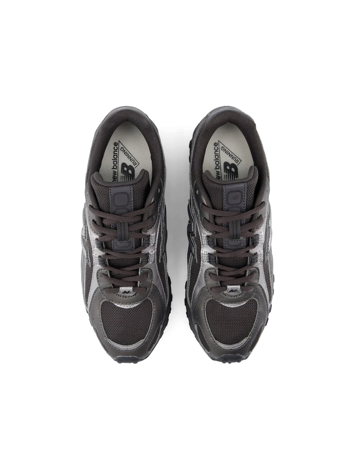 Black New Balance women's 204L footwear with a sleek design, featuring cushioned insoles and stylish accents.