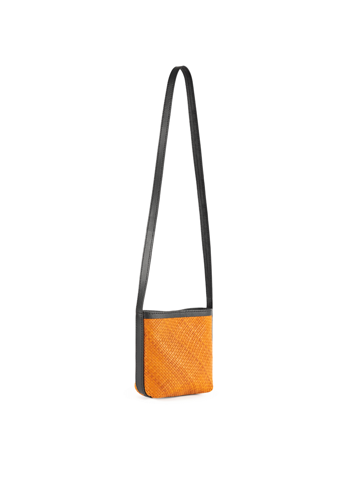 Deux Mains Panye crossbody bag side view with adjustable strap