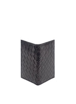 Deux Mains woven card holder in black, front view with textured woven design and card slots